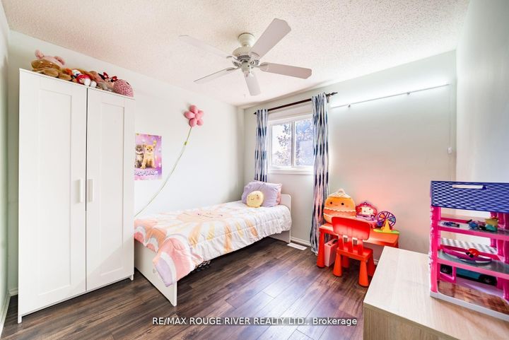 Photo 22 at 880 Castlegrove Avenue, McLaughlin, Oshawa