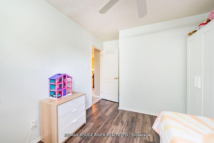 Photo 23 at 880 Castlegrove Avenue, McLaughlin, Oshawa