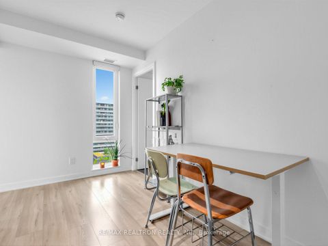 Photo 11 at 1005 - 160 Flemington Road, Glen Park, Toronto