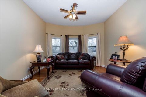 Photo 2 at 86 John Street, Sanford, Barrie