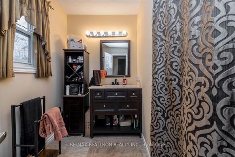 Photo 7 at 86 John Street, Sanford, Barrie
