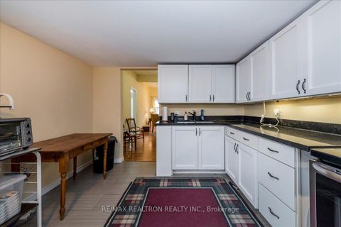 Photo 8 at 86 John Street, Sanford, Barrie