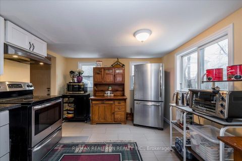Photo 10 at 86 John Street, Sanford, Barrie
