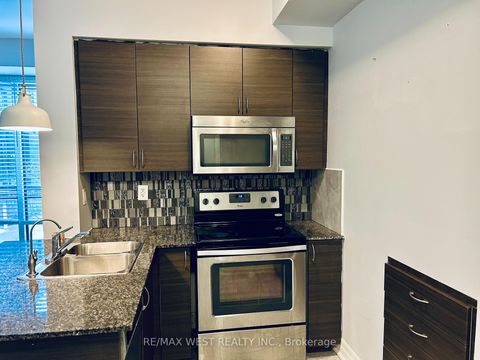 Photo 10 at 102 - 5 Sousa Mendes Street, Junction, Toronto