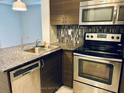 Photo 11 at 102 - 5 Sousa Mendes Street, Junction, Toronto