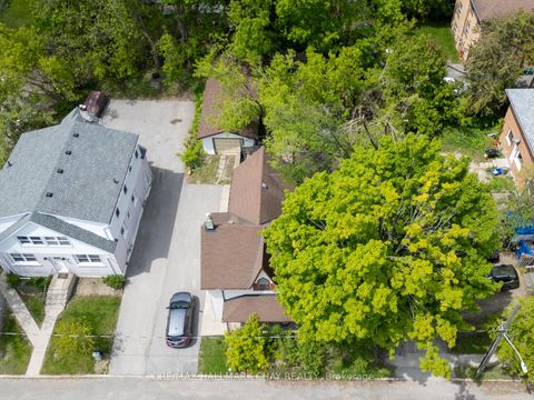 Photo 8 at 4 East Street, Wellington, Barrie