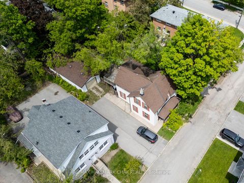 Photo 9 at 4 East Street, Wellington, Barrie