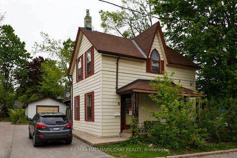 Photo 24 at 4 East Street, Wellington, Barrie