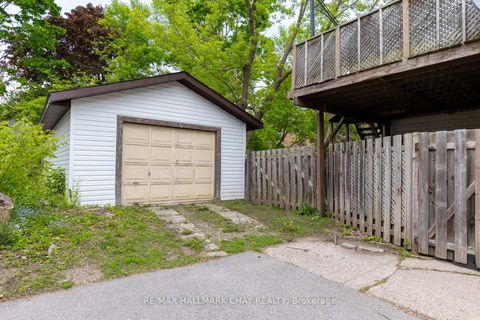 Photo 29 at 4 East Street, Wellington, Barrie
