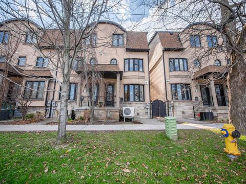 Photo 2 at 3002 Bayview Avenue, Willowdale East, Toronto