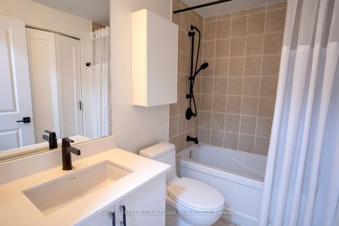 Photo 11 at 504 - 4700 Highway 7 Road, East Woodbridge, Vaughan