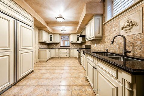 Photo 12 at 43 Cowan Drive, East Woodbridge, Vaughan