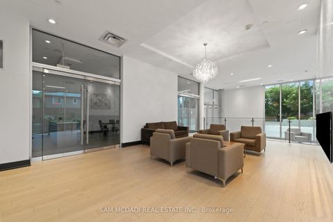 Photo 4 at 903 - 2055 Danforth Avenue, Woodbine Corridor, Toronto