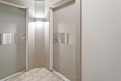 Photo 5 at 903 - 2055 Danforth Avenue, Woodbine Corridor, Toronto