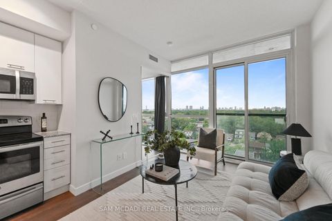 Photo 12 at 903 - 2055 Danforth Avenue, Woodbine Corridor, Toronto