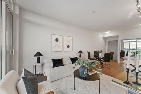 Photo 13 at 903 - 2055 Danforth Avenue, Woodbine Corridor, Toronto