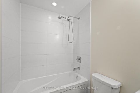 Photo 17 at 903 - 2055 Danforth Avenue, Woodbine Corridor, Toronto