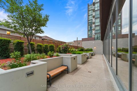 Photo 19 at 903 - 2055 Danforth Avenue, Woodbine Corridor, Toronto