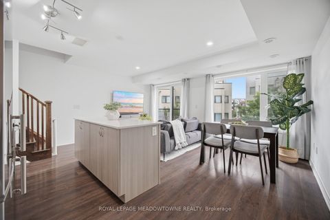 Photo 6 at 12 - 146 William Duncan Road, CFB, Toronto