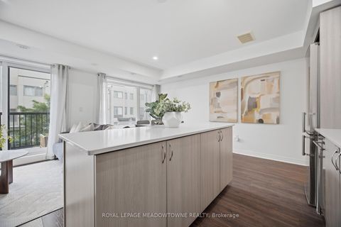Photo 12 at 12 - 146 William Duncan Road, CFB, Toronto