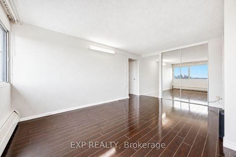 Photo 9 at PH08 - 715 Don Mills Road, Flemingdon Park, Toronto