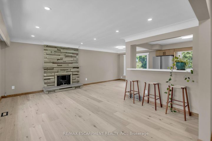 Photo 4 at 626 Iroquois Avenue, Ancaster, Hamilton