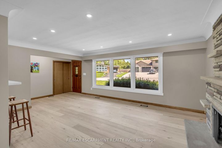 Photo 6 at 626 Iroquois Avenue, Ancaster, Hamilton