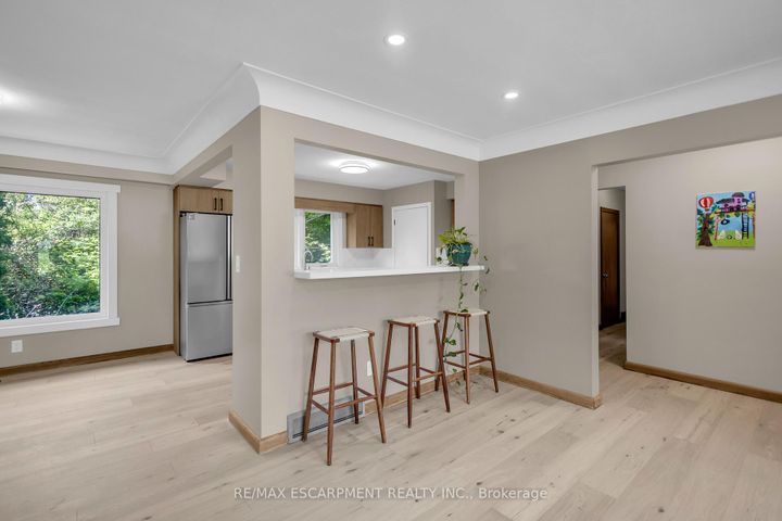 Photo 8 at 626 Iroquois Avenue, Ancaster, Hamilton