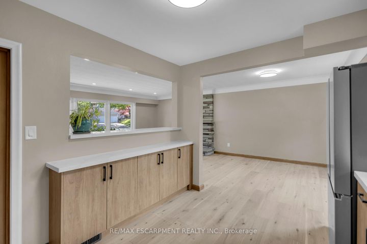 Photo 11 at 626 Iroquois Avenue, Ancaster, Hamilton
