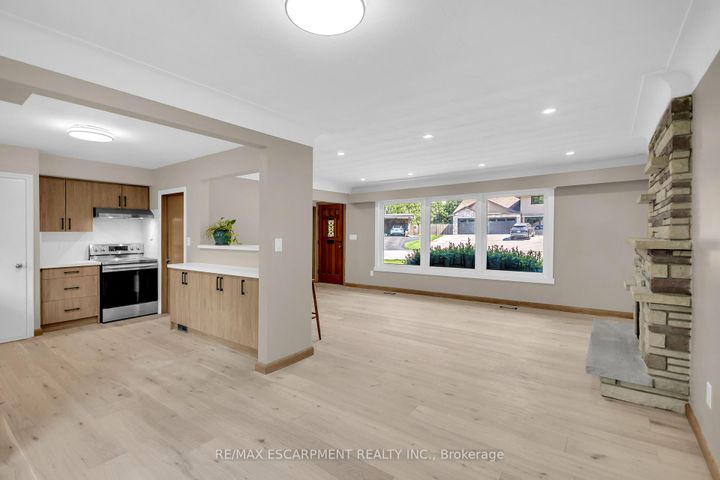 Photo 12 at 626 Iroquois Avenue, Ancaster, Hamilton