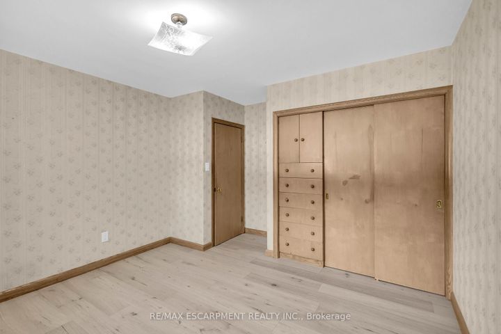 Photo 16 at 626 Iroquois Avenue, Ancaster, Hamilton