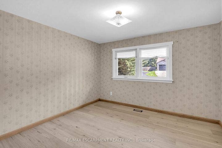 Photo 17 at 626 Iroquois Avenue, Ancaster, Hamilton