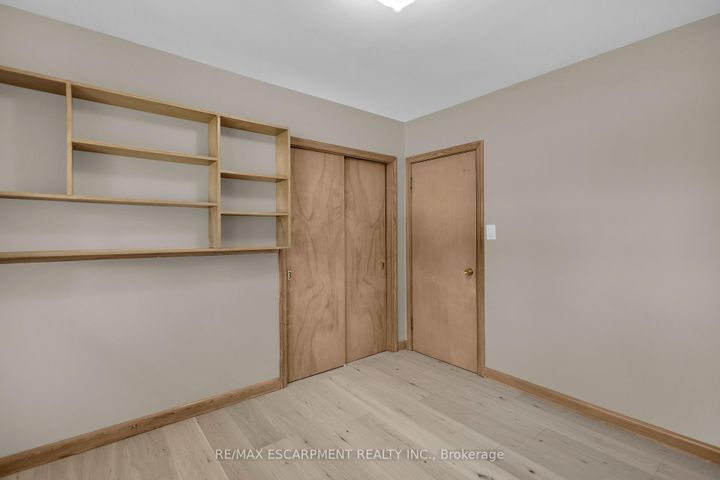 Photo 18 at 626 Iroquois Avenue, Ancaster, Hamilton