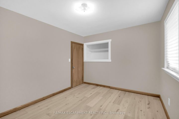 Photo 20 at 626 Iroquois Avenue, Ancaster, Hamilton