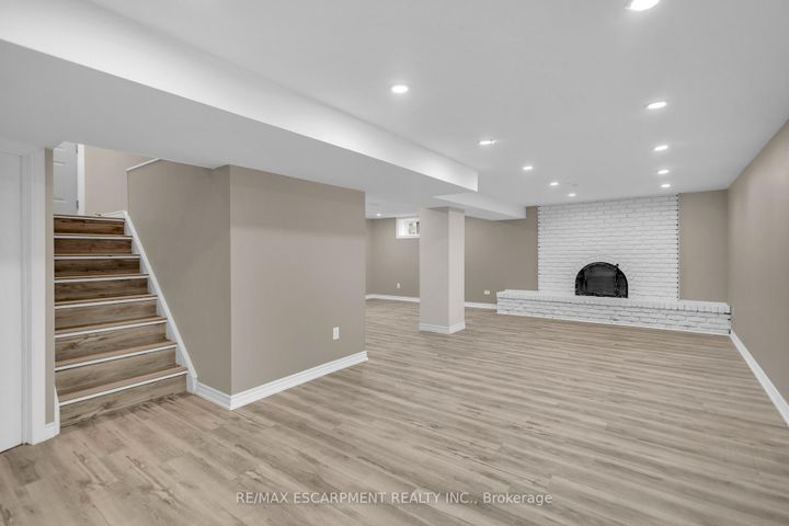 Photo 24 at 626 Iroquois Avenue, Ancaster, Hamilton