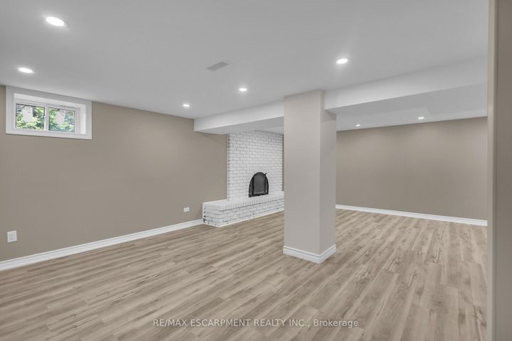 Photo 27 at 626 Iroquois Avenue, Ancaster, Hamilton