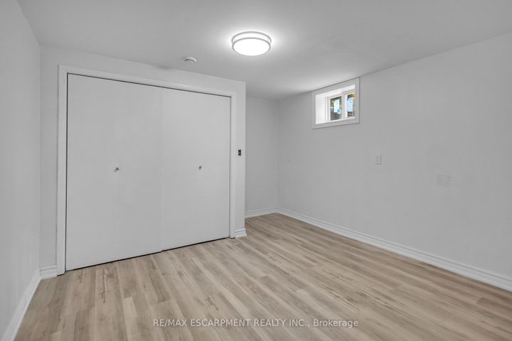 Photo 30 at 626 Iroquois Avenue, Ancaster, Hamilton
