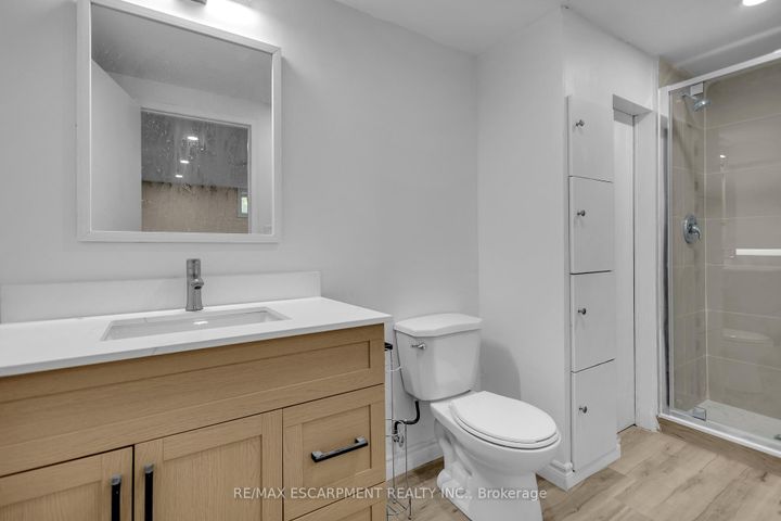 Photo 34 at 626 Iroquois Avenue, Ancaster, Hamilton