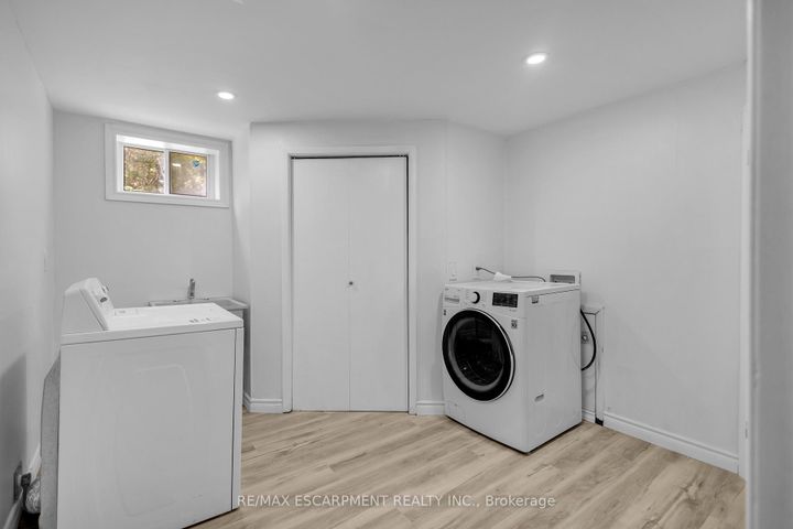Photo 36 at 626 Iroquois Avenue, Ancaster, Hamilton