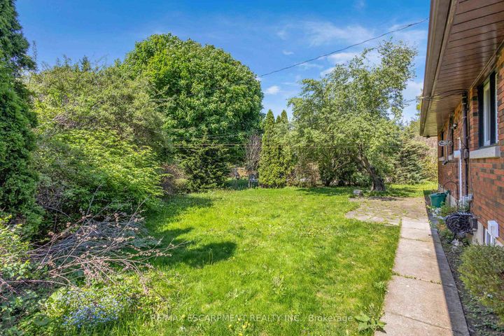 Photo 37 at 626 Iroquois Avenue, Ancaster, Hamilton
