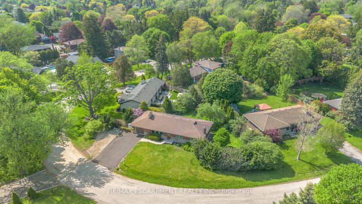 Photo 42 at 626 Iroquois Avenue, Ancaster, Hamilton