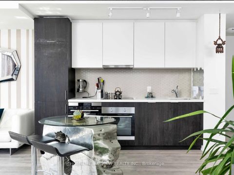 Photo 9 at 1402 - 158 Front Street E, Moss Park, Toronto