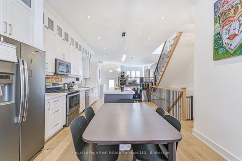 Photo 8 at 176 Leyton Avenue, Oakridge, Toronto