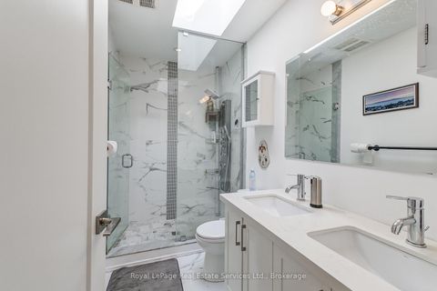 Photo 18 at 176 Leyton Avenue, Oakridge, Toronto