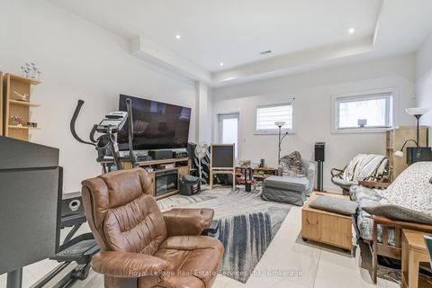 Photo 25 at 176 Leyton Avenue, Oakridge, Toronto