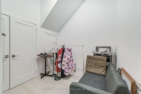 Photo 26 at 176 Leyton Avenue, Oakridge, Toronto