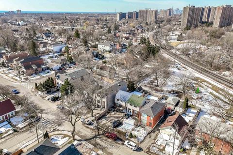 Photo 37 at 176 Leyton Avenue, Oakridge, Toronto