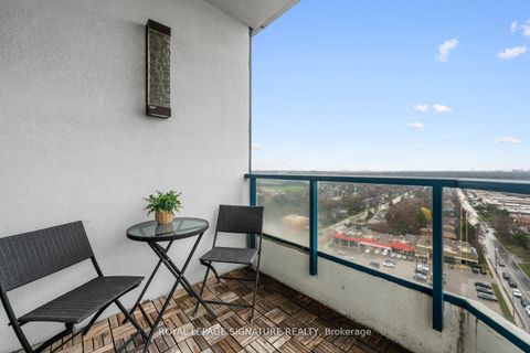 Photo 18 at PH9 - 7300 Yonge Street, Yorkhill, Vaughan