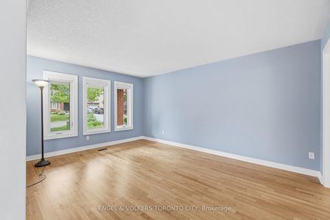 Photo 5 at 24 Timber Valley Avenue, Oak Ridges, Richmond Hill