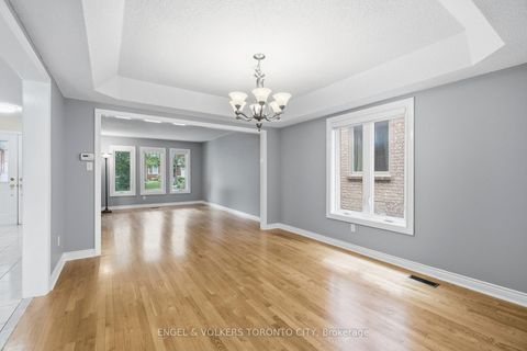 Photo 8 at 24 Timber Valley Avenue, Oak Ridges, Richmond Hill